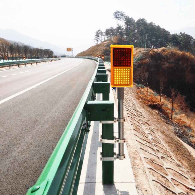 行车安全诱导装置